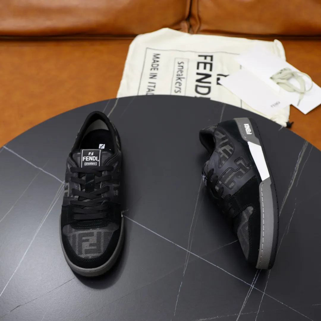 Ex-factory price: 580🔥Couple model (top original order) Brand: FENDI Size: 35-44 (customized for men 38 and 45) Grade: original order quality high version Material: imported original cowhide stitching➕ high-quality and comfortable lining original TPU lightweight non-slip outsole Style category: travel fashion casual shoes versatile trend